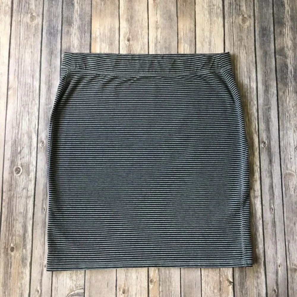 Old Navy Pull On Pencil Mini Skirt Women L 12 14 Stripe Black Gray Jersey Knit